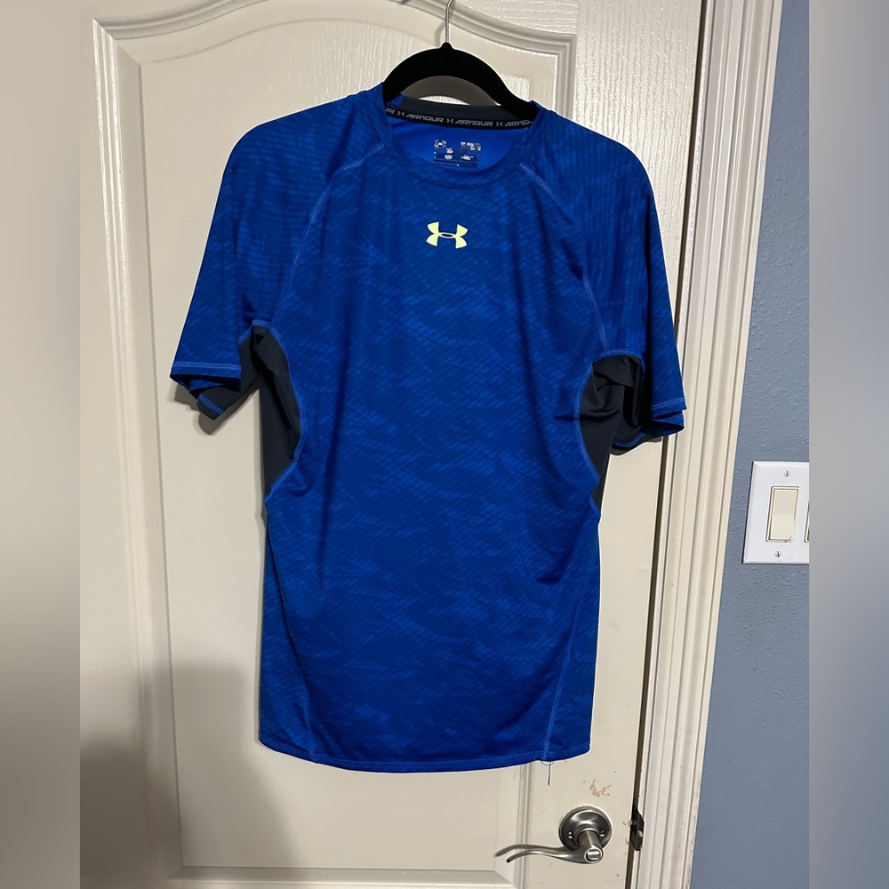 Addis's men t shirt size XL